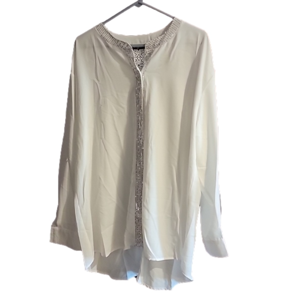 ❤️3 For 20.Bundle&saWhite soft long sleeve blouse with sequin and crochet detail